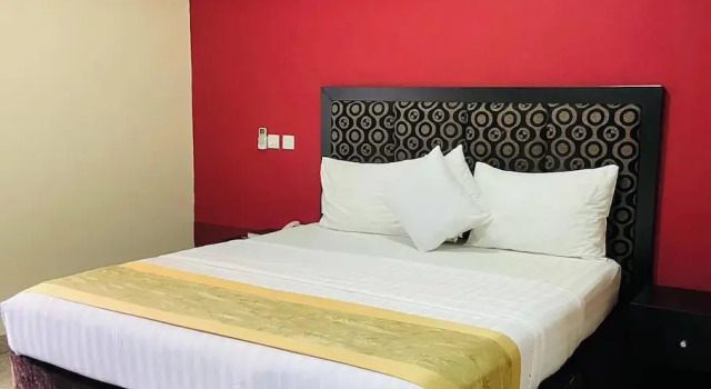 Апартаменты Danny's Shortlet Apartment