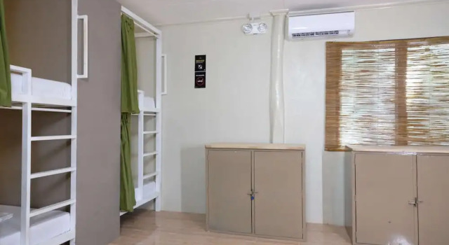 Кровать в общем номере (женский номер) Mad Monkey Siquijor