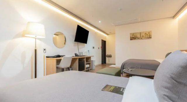 Люкс Hotel Deokyeong