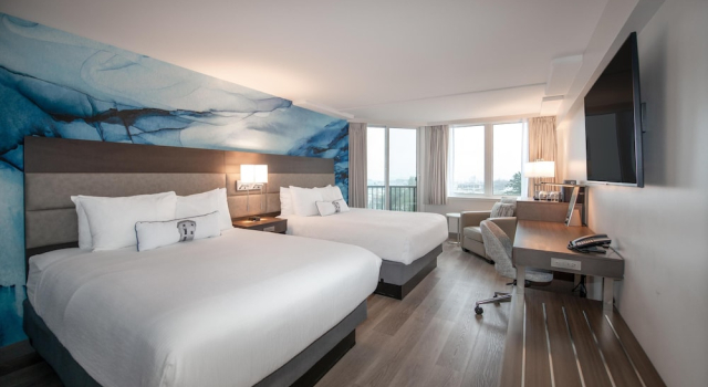 Четырёхместный номер Standard с балконом Coast Bastion Hotel