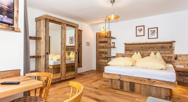 Семейный номер Standard с балконом Pension Seighof - inklusive Bergbahnen im Sommer - regionales Frühstück - Sauna - Bergpanorama - Joker Card