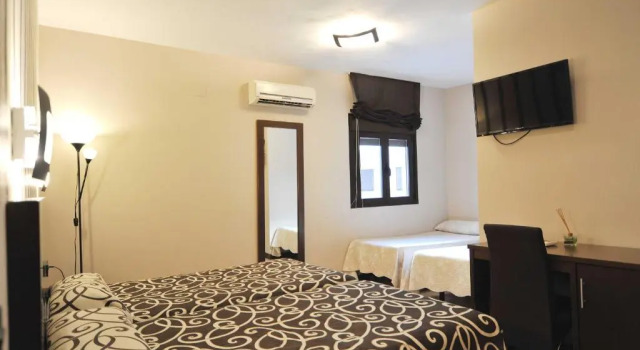 Семейный номер Standard Hotel Ciudad de Plasencia