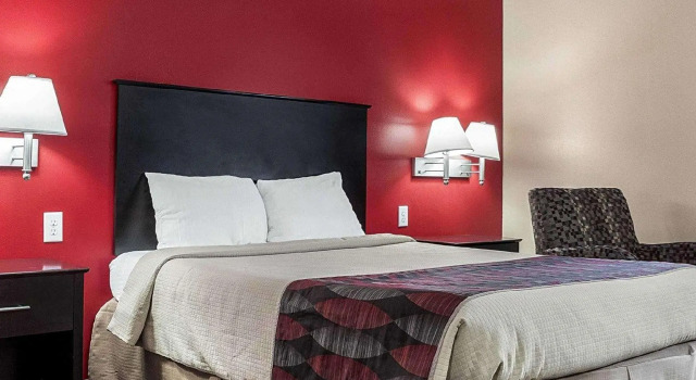 Двухместный номер Standard Econo Lodge Jamestown South