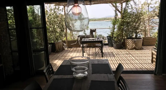 Апартаменты Maranatha, front de mer avec plage