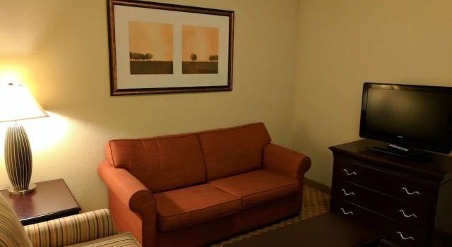 Люкс c 1 комнатой Country Inn & Suites by Radisson, Tallahassee-University Area, FL