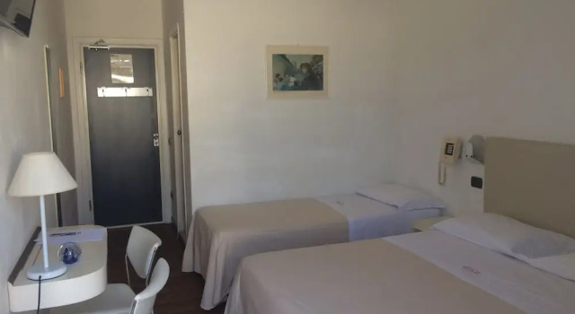 Трёхместный номер Standard с балконом Hotel Nettuno