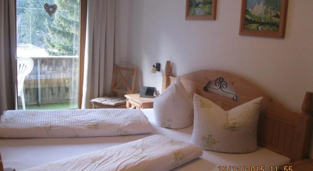 Gästehaus Schoeneweiß, Забронировать Отель Отели Тироля 3 звезды, 3*