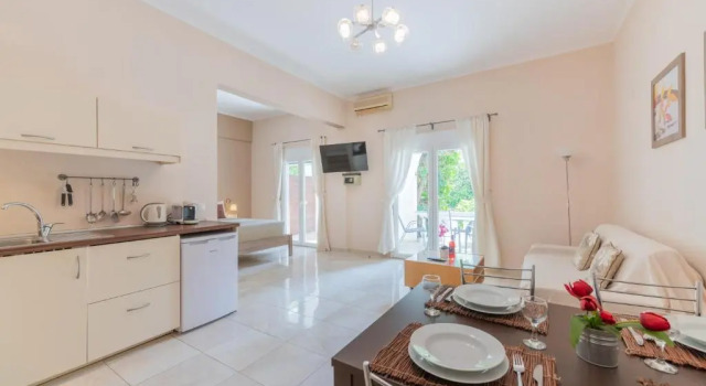 Люкс Galini Beach Studios and Penthouse