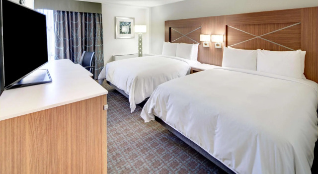 DoubleTree by Hilton Milwaukee Downtown
