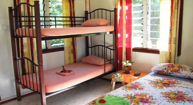 Waitui Basecamp - Hostel, Rezerwuj Hostel Matathawa Island 