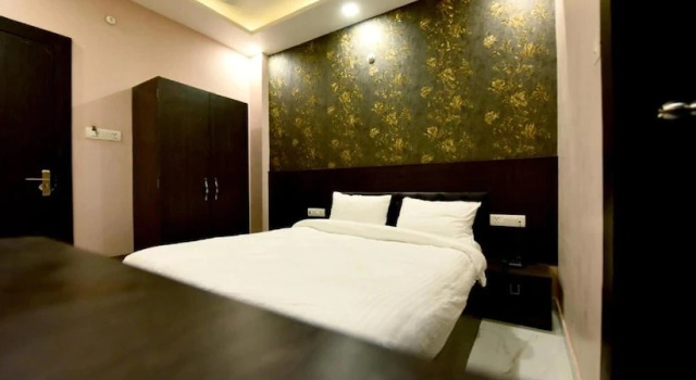 Hotel V K Inn