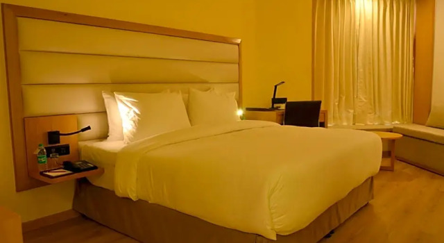 Двухместный номер Deluxe Ramada by Wyndham Dehradun Chakrata Road