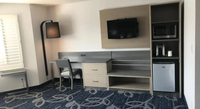 Номер Standard Hotel Aluxor SFO, Shuttle Service