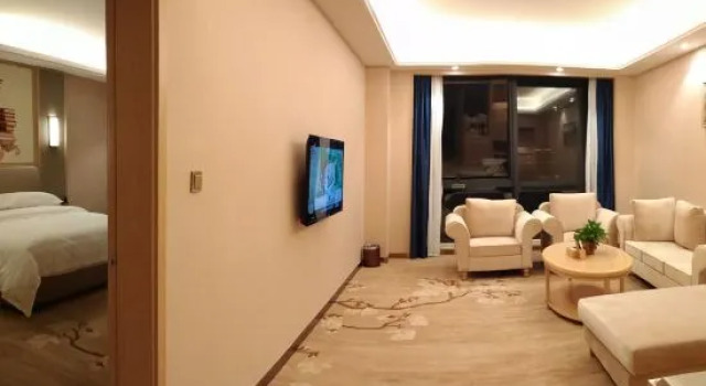 Люкс Deluxe Vienna International Hotel (Jiujiang Bali Lake Sports Center)