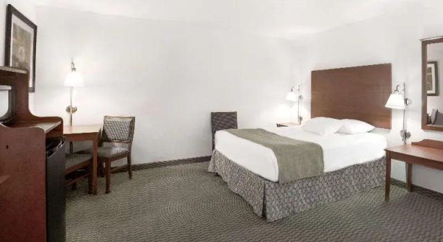 Люкс Standard Days Inn by Wyndham Carroll