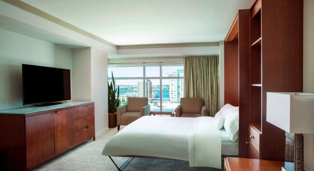 Номер Parlor с видом на город The Westin Boston Seaport District