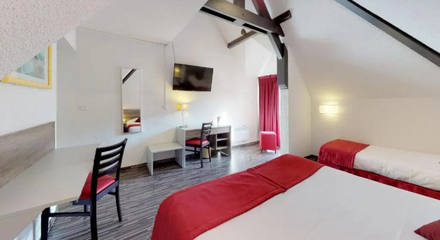 Трёхместный номер Comfort Hôtel de France Contact-Hôtel