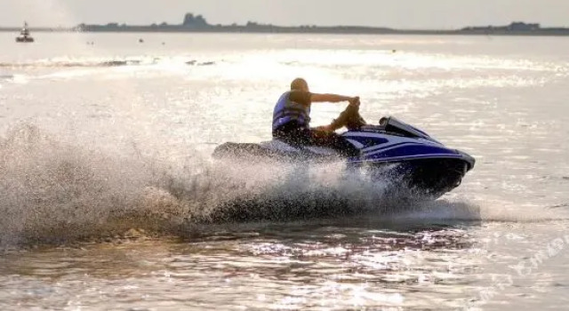 Hongze Lake Tourist Resort, Rezerwuj Ośrodek wypoczynkowy Hotele 3-gwiazdkowe w Hongze, 3*