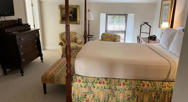 Двухместный номер Standard The Inn at Montchanin Village, a Historic Hotel of America