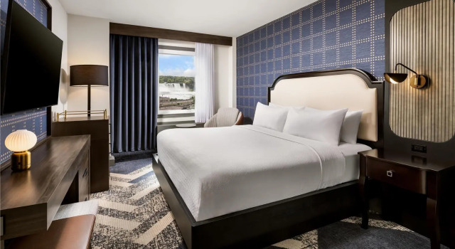 Двухместный номер Deluxe с видом на воду The Brock Niagara Falls Fallsview, Tapestry by Hilton