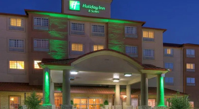 Четырёхместный номер Standard Holiday Inn & Suites Albuquerque Airport by IHG