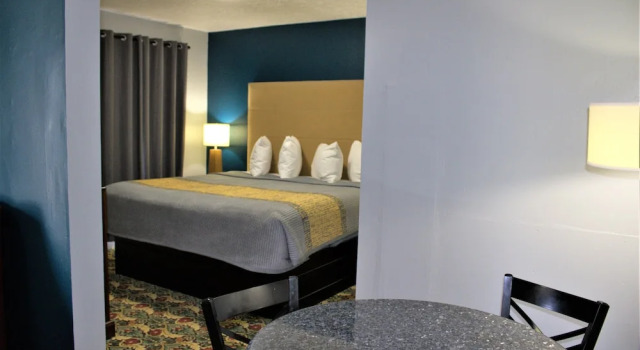 Люкс HavenPointe Inn & Suites