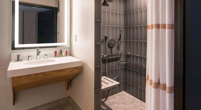 Двухместный номер Standard с видом на залив Oakland Marriott City Center