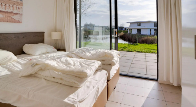 Holiday Home in Zeewolde With Kayaks, Rezerwuj Hotel Hotele w Veluwe z parkingiem, Parking