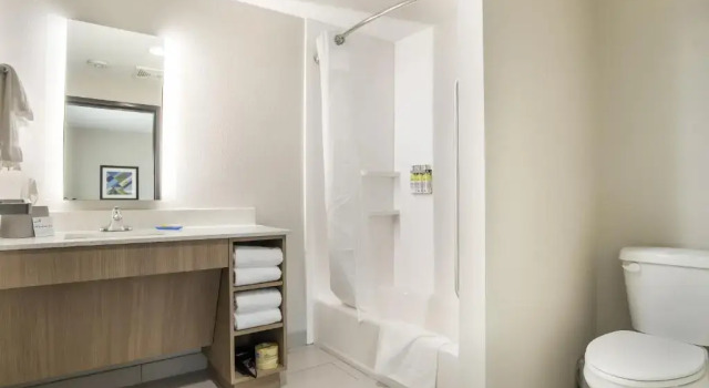 Номер Standard Holiday Inn Express & Suites Tulsa East - Catoosa by IHG