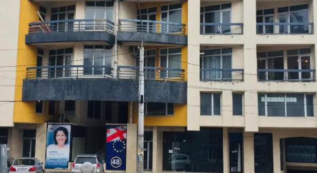 Apartment Kutaisi, Rezerwuj Apartament Hotele w Imereti z parkingiem, Parking