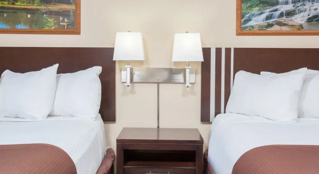 Четырёхместный номер Economy с балконом TC Motel