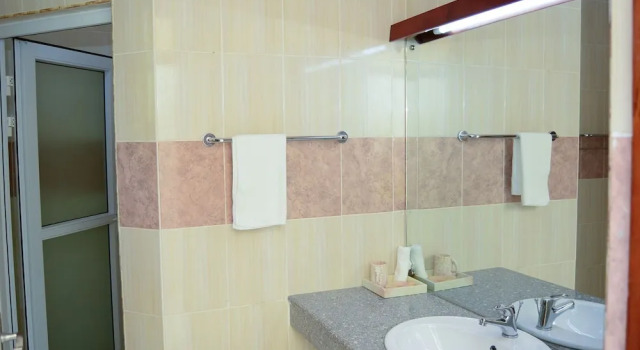 Одноместный номер Superior White Peacock Resort Mtwapa