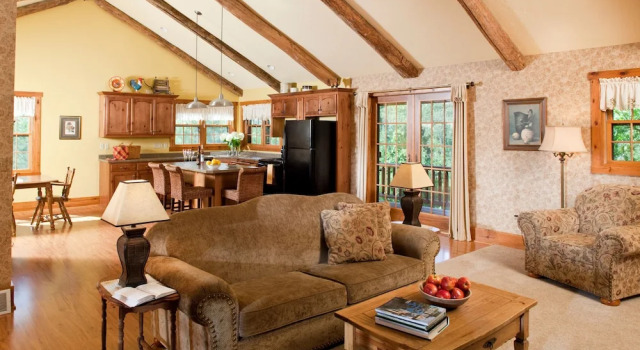Chanticleer Cabins, Забронировать Отель Стерджен-Бей Door County