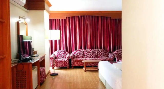 Двухместный номер Deluxe с балконом JP Emerald Hotel