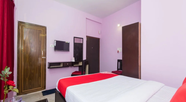 OYO 11379 Jams Guest House
