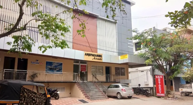 S & K Residency, Varaa Hotelli Kochi New Delhi