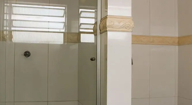 Трёхместный номер Standard c 1 комнатой Omega Palace Hotel
