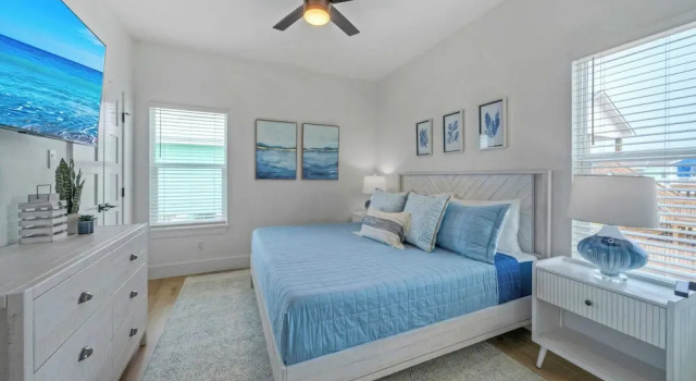 Sleeps 24 2 Homes, Priv Pool, Swing Bar, Patio Lounge Near Nature Preserve