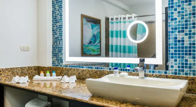 Номер Standard с балконом Margaritaville Beach Resort Playa Flamingo