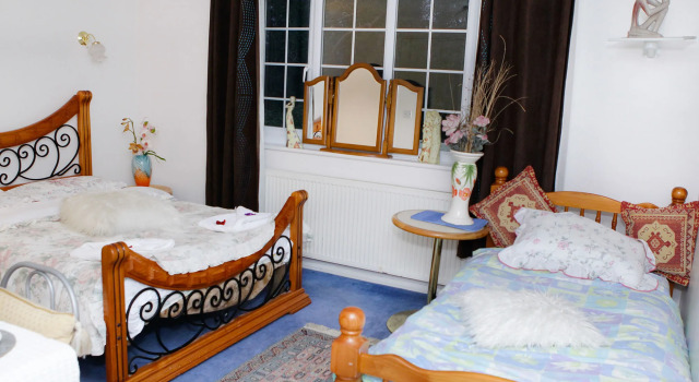 Da Vinci Guest House & Guest Parking, A Real Gem, Забронировать Гостевой дом Отели Исторического графства Суссекса с парковкой, Парковка