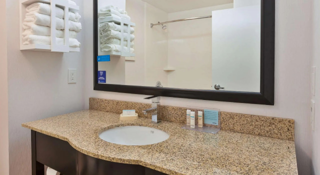 Двухместный номер Standard Hampton Inn Cincinnati Airport-North