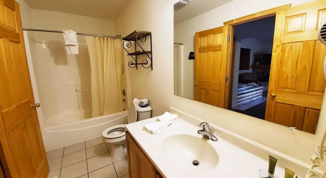 Вилла Grand Bear Resort at Starved Rock