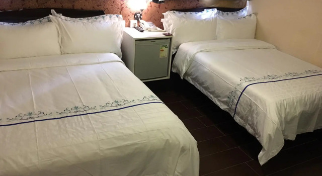 Четырёхместный номер Standard California Hotel