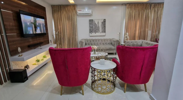 Luxury 3-bed House in Gated Estate With Pool Lekki, Prenota Casa vacanze Lekki Phase 1 