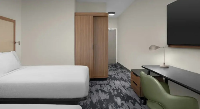 Четырёхместный номер Standard Fairfield by Marriott Inn & Suites Paris