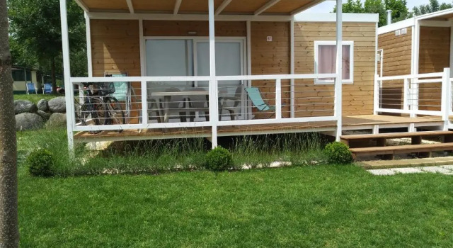 Номер Luxury с видом на озеро Sereno Camping Holiday