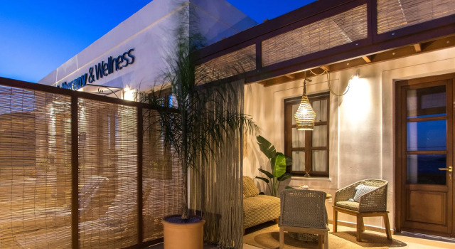 Mts Syros, Prenota Hotel Finikas Syros