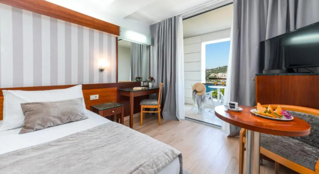 Двухместный номер Standard с балконом и с видом на море Hotel Uvala