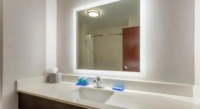 Одноместный люкс Holiday Inn Express Arrowood by IHG