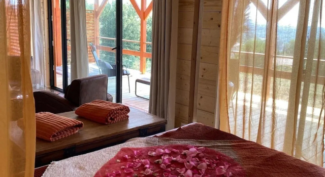 Cabanes Trésors de Campagne,spas privatifs, Book Hotel Villarzel-du-Razes Languedoc-Roussillon